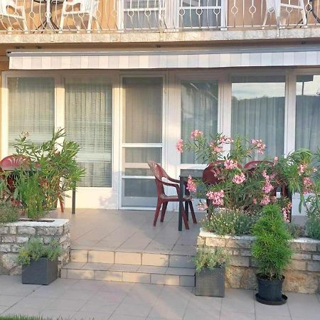 Siesta Apartmanhaz Balatonfuered Exterior photo