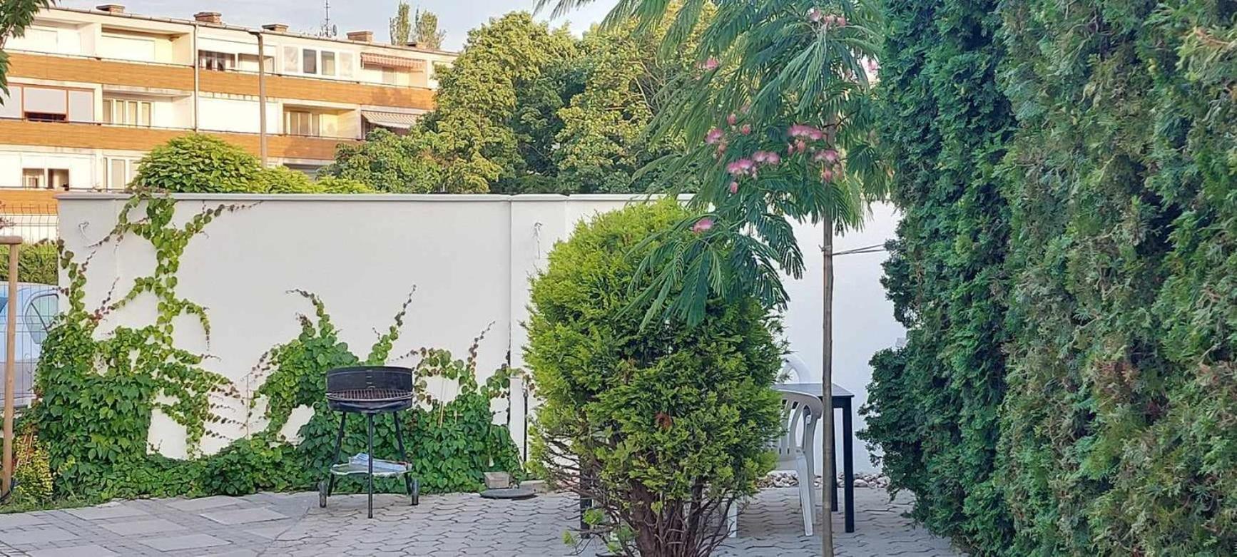 Siesta Apartmanhaz Balatonfuered Exterior photo