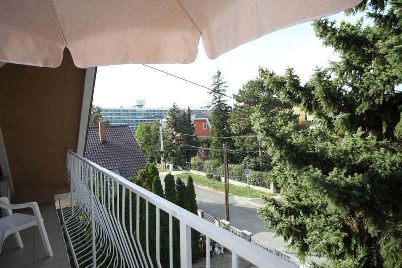 Siesta Apartmanhaz Balatonfuered Exterior photo