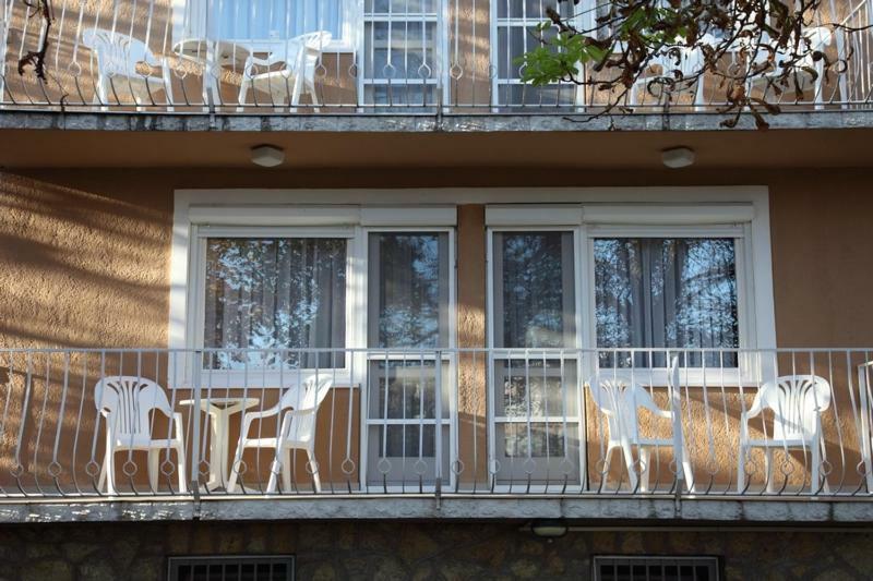Siesta Apartmanhaz Balatonfuered Exterior photo