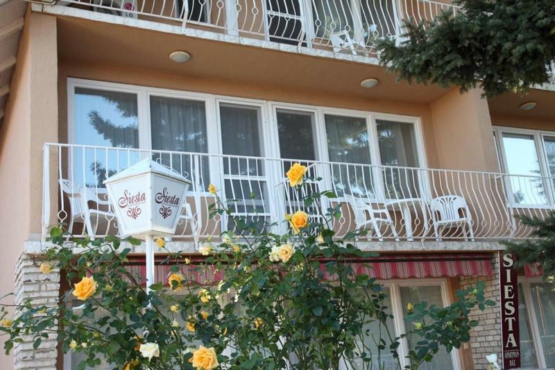 Siesta Apartmanhaz Balatonfuered Exterior photo